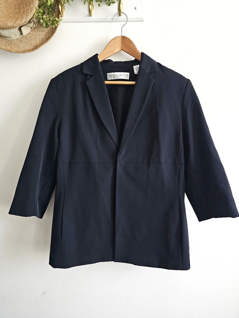 Valerie Stevens Black Blazer Magnetic Jacket Size 12 Stretch Career Minimalist